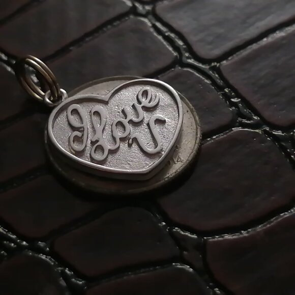 Sweet Little "I Love U" Heart-Shaped Charm/Pendant, Vintage - Picture 2 of 5